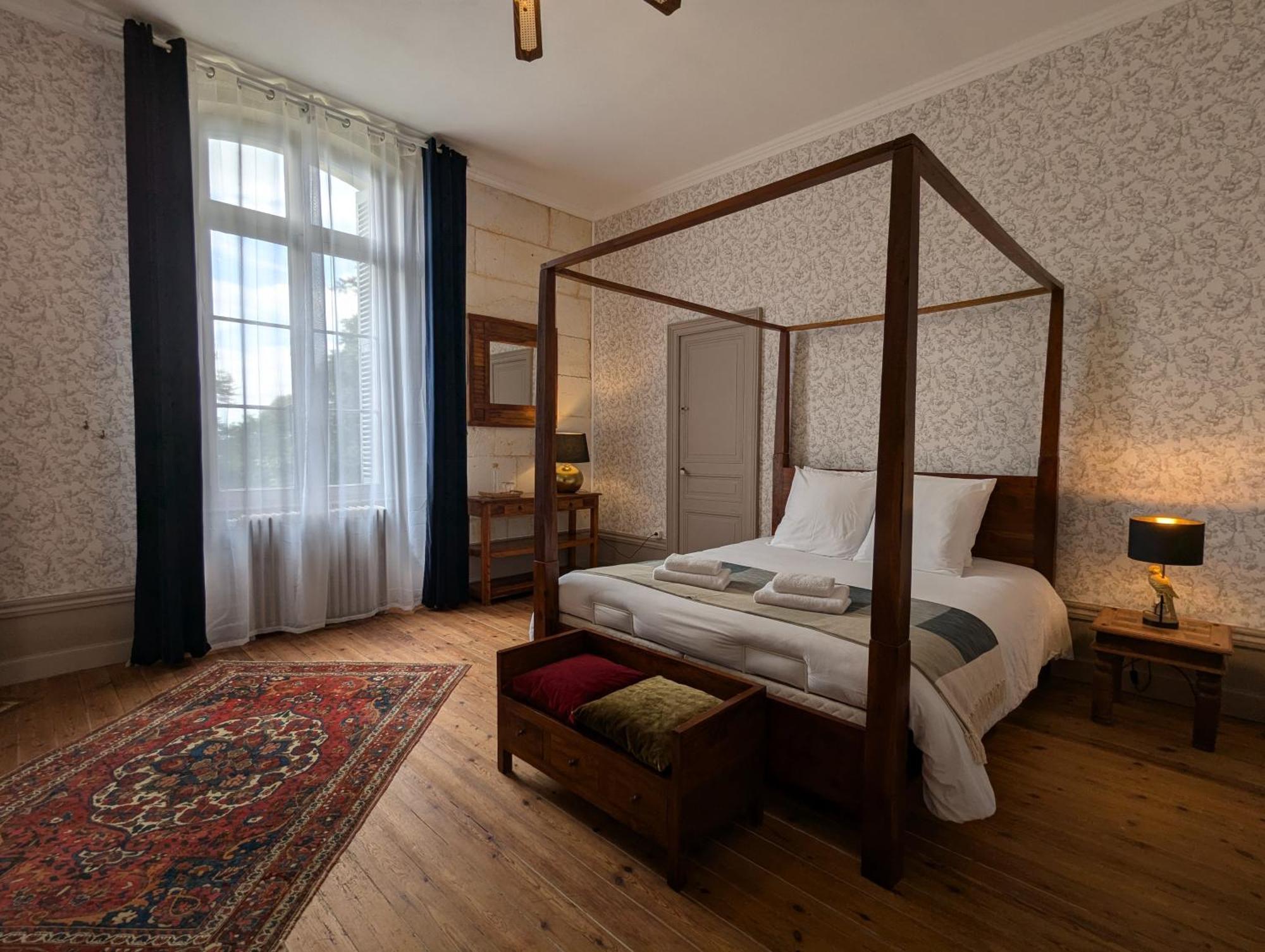 Chadurie Domaine Du Faure B&B 외부 사진